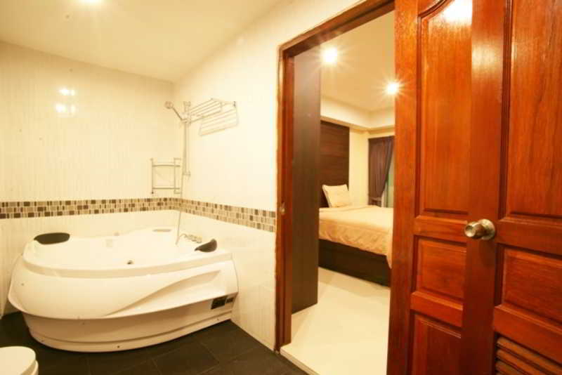 Room thumbnail 51