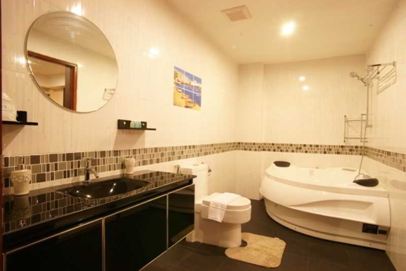 Room thumbnail 57