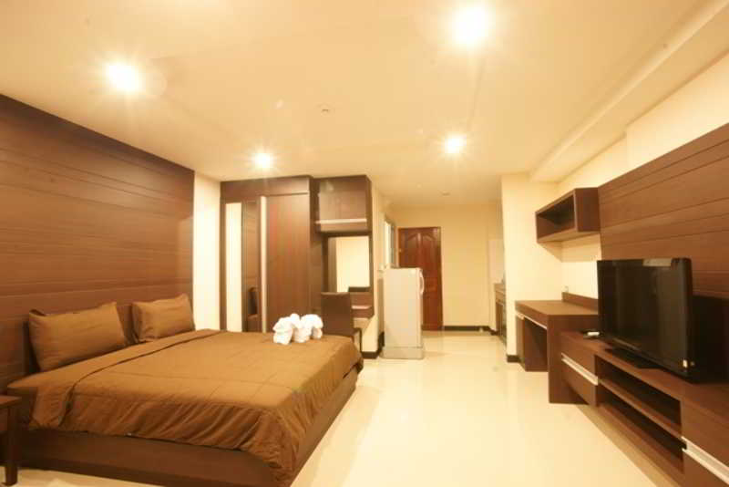 Room thumbnail 42