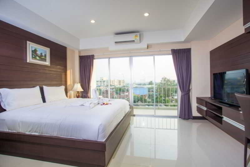 Room thumbnail 20