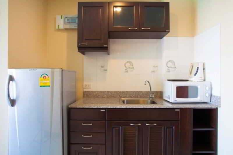 Room thumbnail 10