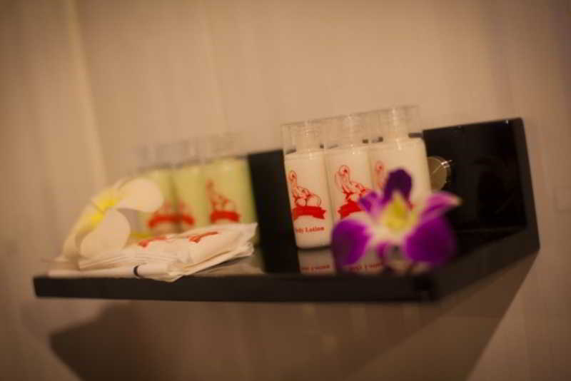 Room thumbnail 9