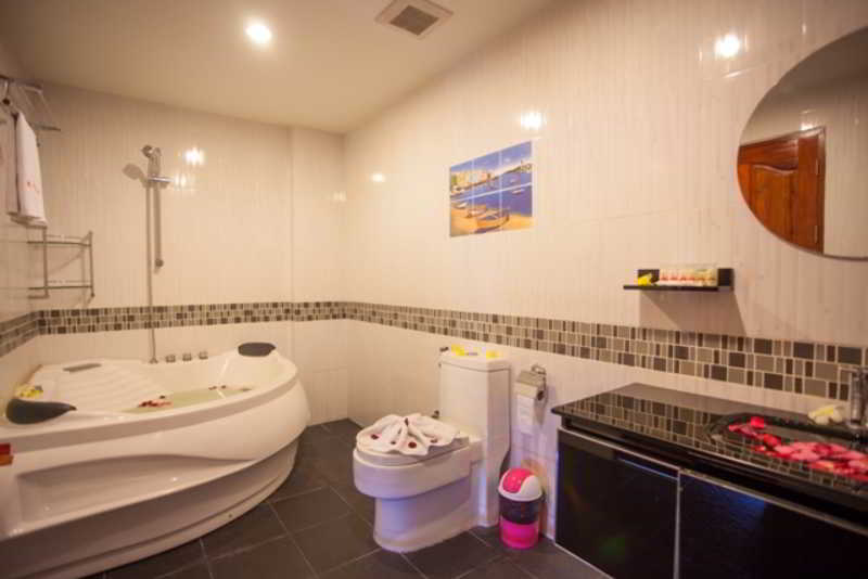 Room thumbnail 38
