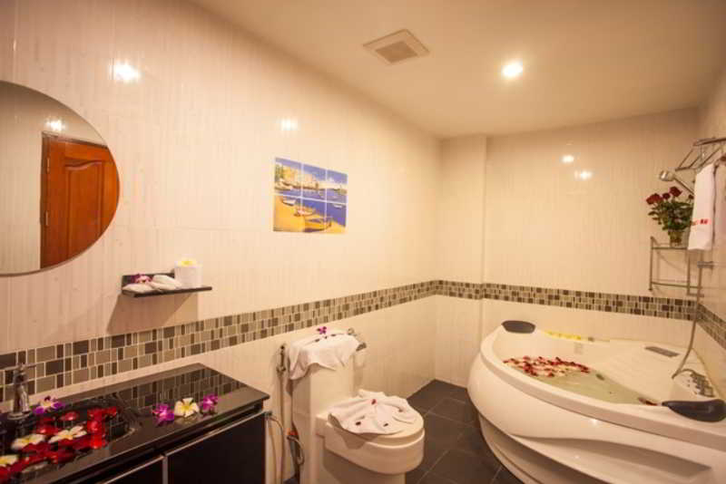 Room thumbnail 2