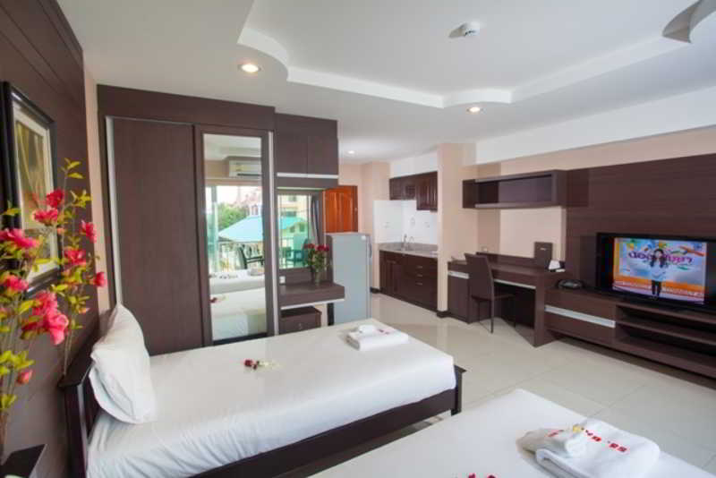 Room thumbnail 7