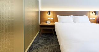 Room thumbnail 6
