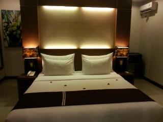 Room thumbnail 2