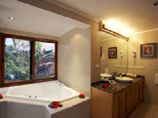 Room
 di First Landing Beach Resort  Villas