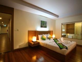 Room thumbnail 6