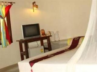 Room thumbnail 2