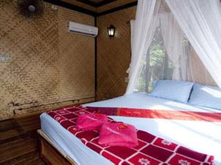 Room thumbnail 9