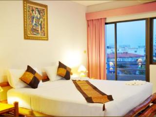Room thumbnail 6