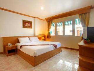 Room thumbnail 9