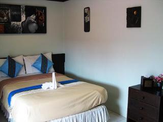 Room thumbnail 9