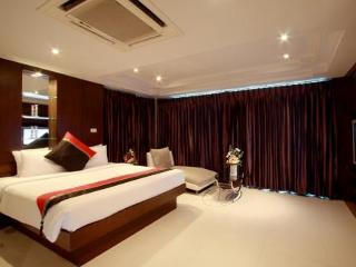 Room thumbnail 2