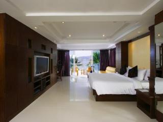Room thumbnail 3