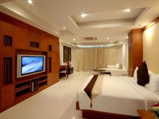 Room thumbnail 4
