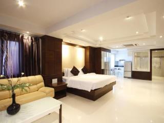 Room thumbnail 8