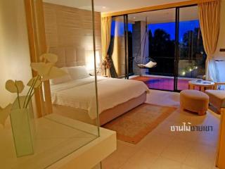 Room thumbnail 4