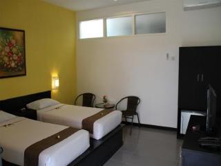 Room thumbnail 4