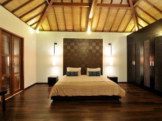 Room thumbnail 3