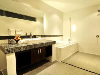 Room thumbnail 4