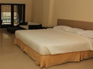 Room thumbnail 1
