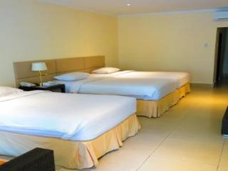 Room thumbnail 3
