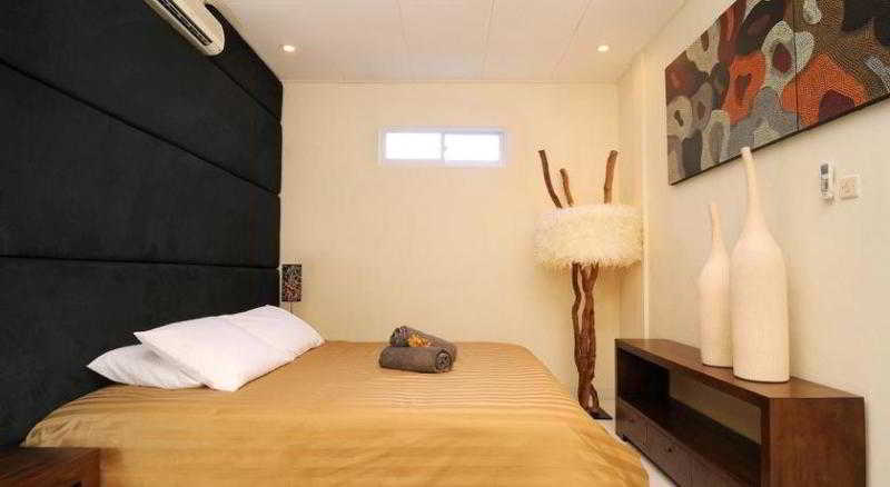 Room thumbnail 4