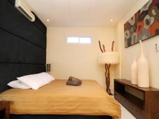 Room thumbnail 9