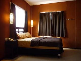 Room thumbnail 4