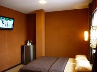 Room thumbnail 5