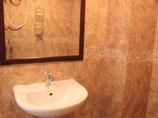 Room thumbnail 4
