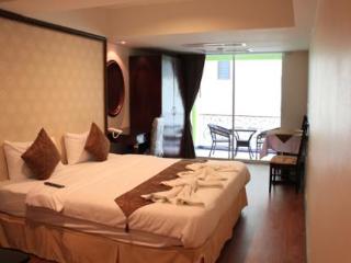 Room thumbnail 5