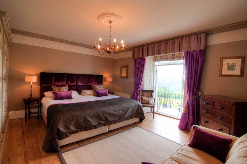 Room
 di The Horn of Plenty