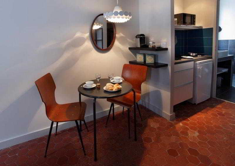 Room
 di Decoh Rue Dragon