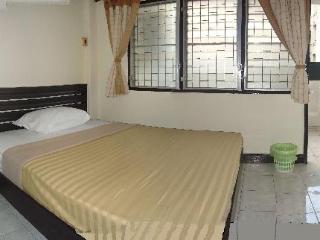 Room thumbnail 7