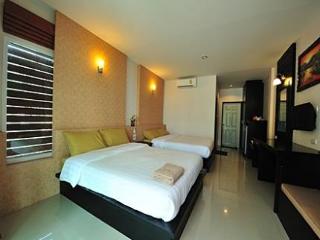 Room thumbnail 3