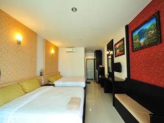 Room thumbnail 4
