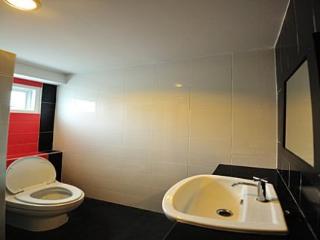 Room thumbnail 5