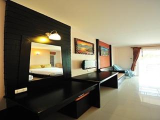 Room thumbnail 6