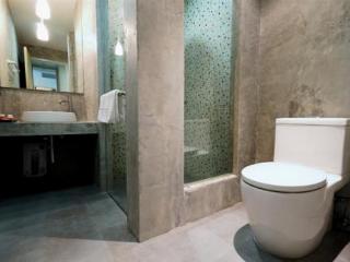 Room thumbnail 5