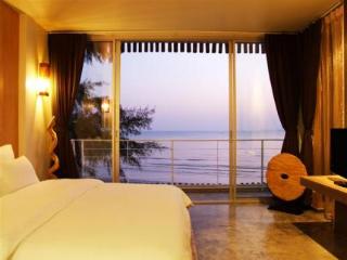 Room thumbnail 6