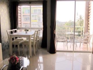 Room thumbnail 3
