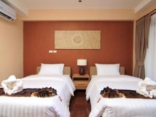 Room thumbnail 4