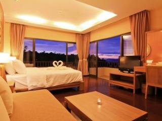 Room thumbnail 5