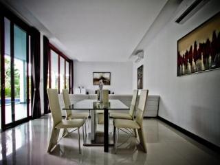 Room thumbnail 5