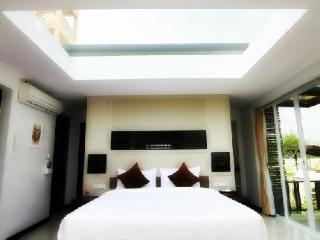 Room thumbnail 12