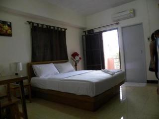 Room thumbnail 1