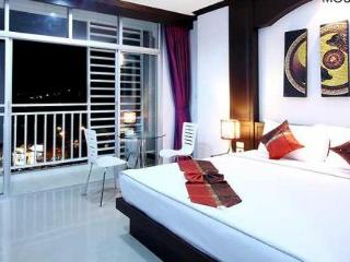 Room thumbnail 4